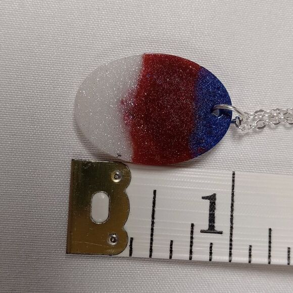 CLEARANCE  Red white blue resin oval necklace with silver toned 11 inch chain - Picture 6 of 7